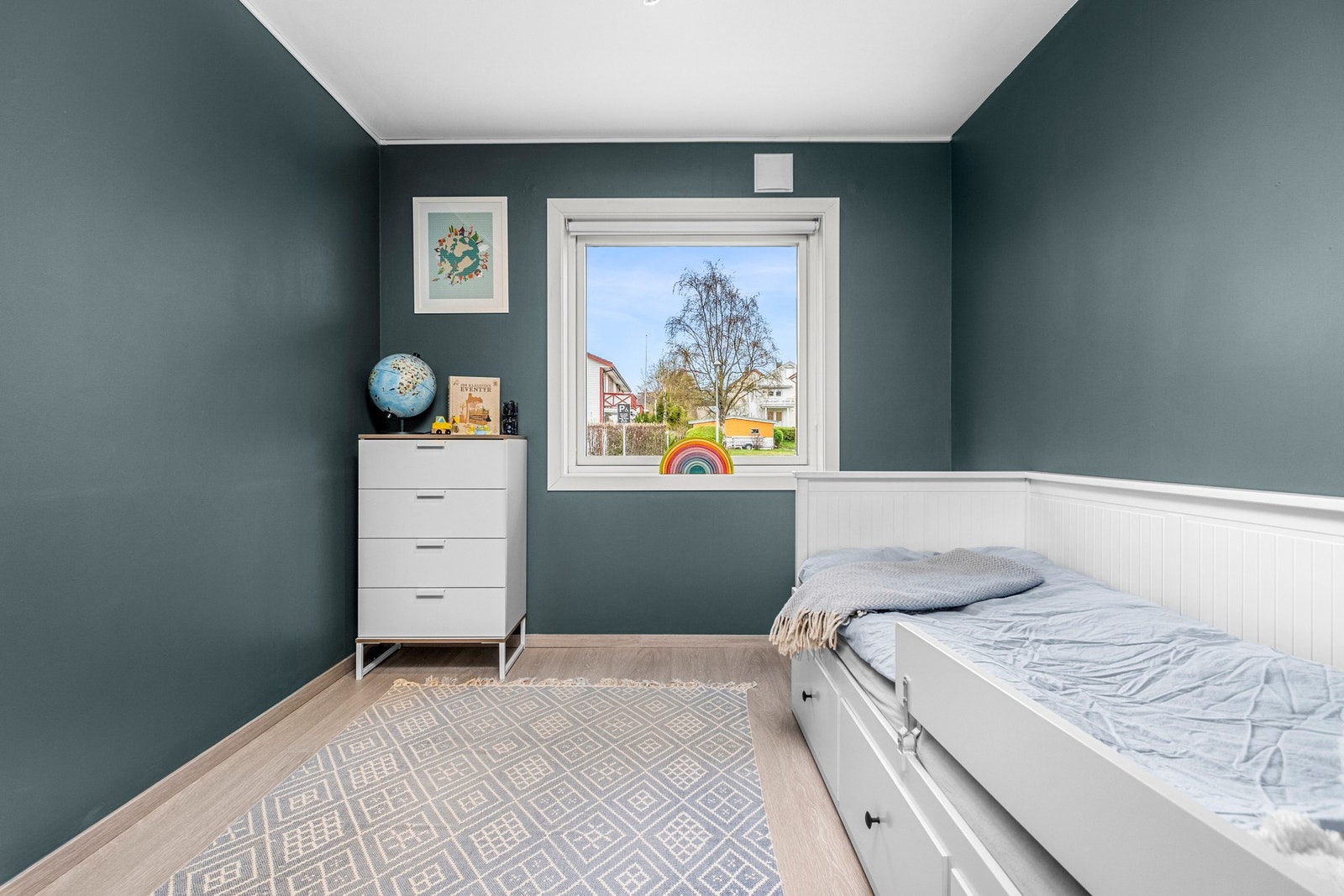 Soverom 2 er også av romslig størrelse og måler 7,5 m² Galleribilde