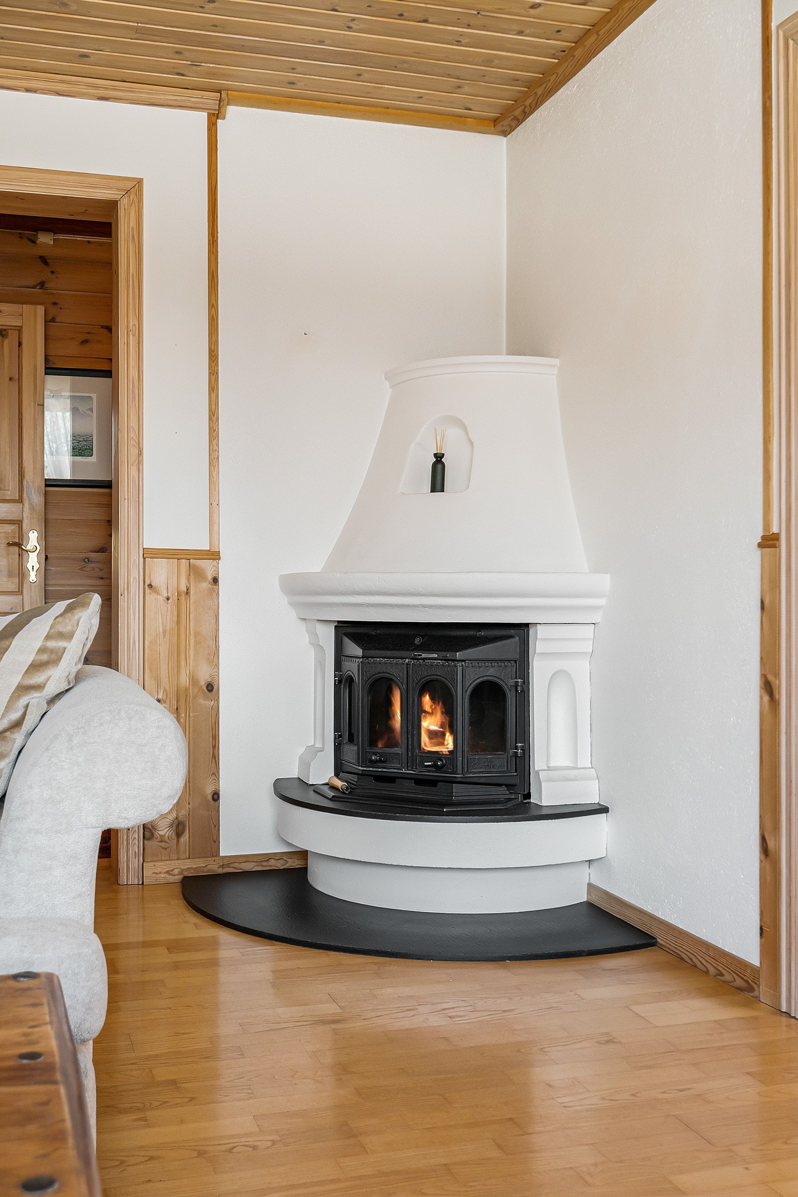 Peis i dagligstuen. Galleribilde