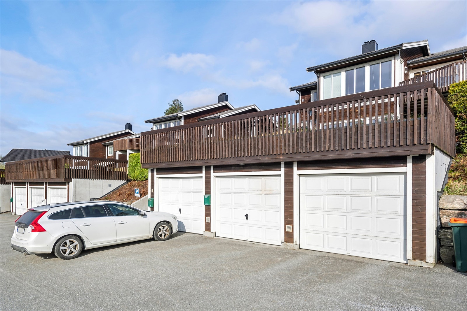 Leiligheten disponerer garasjeplass i felles garasjeanlegg Galleribilde