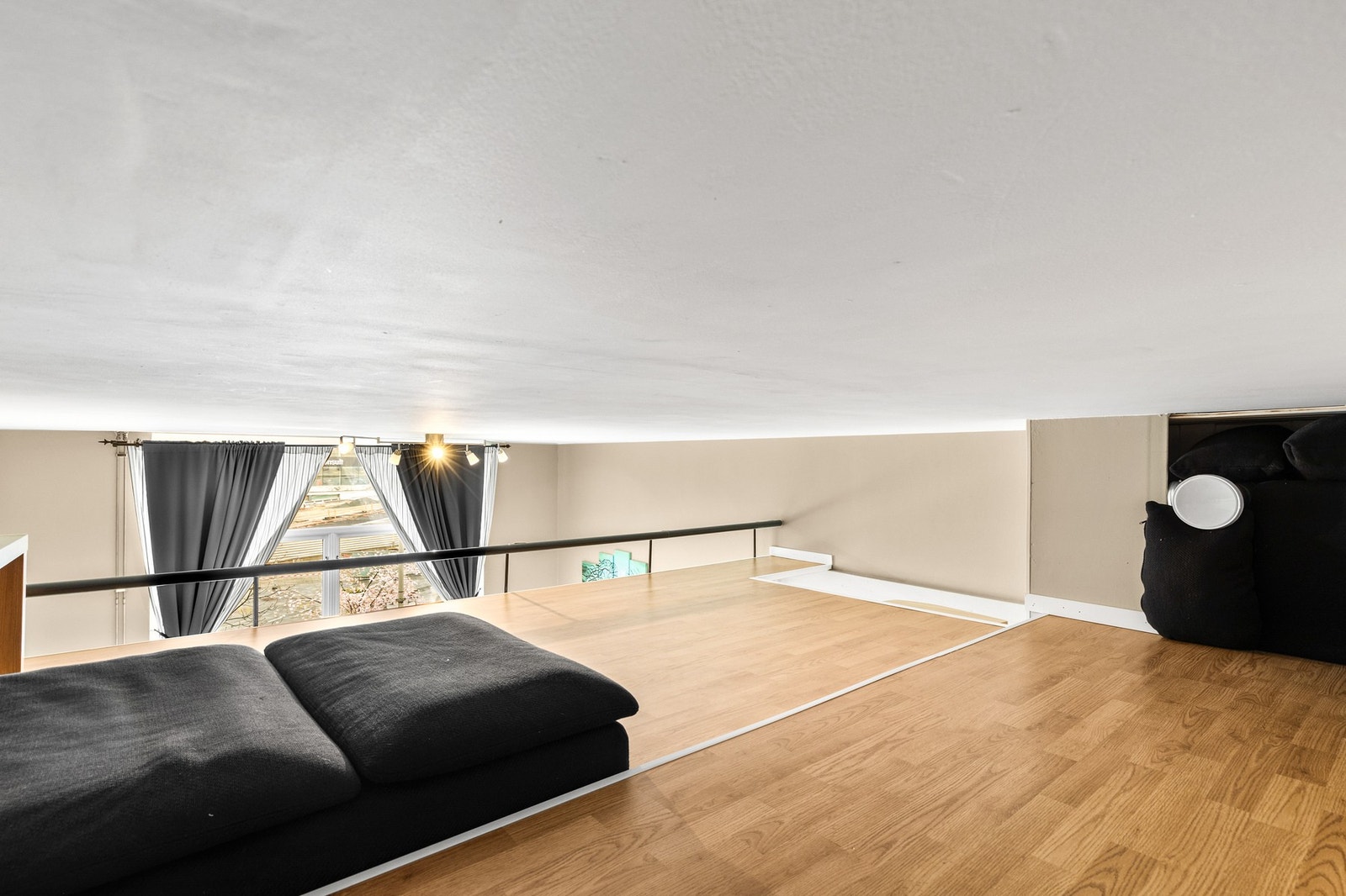 Hemsen er oppmålt til ca. 13 kvm gulvareal Galleribilde