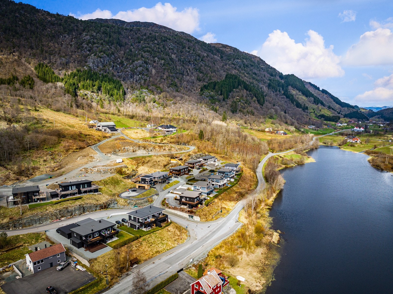 Det er flere fine fjellturer i området som Borgafjellet, Møsnuken, Rødsfjellet, Midtsæterfjellet og Svinningen. Galleribilde