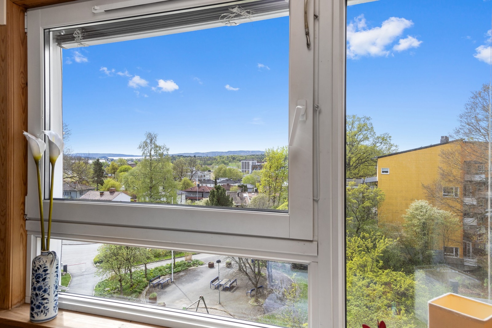 Utsikt fra stuen. Galleribilde