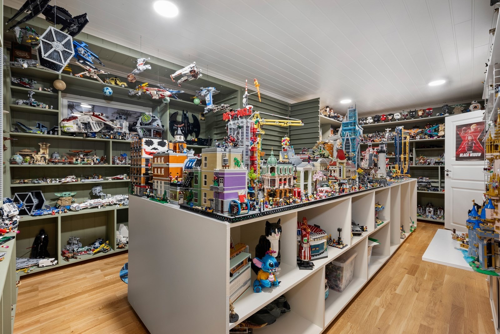 Hobbyrommet er på hele 21,5m² og har adkomst til kontor på 10m². Galleribilde