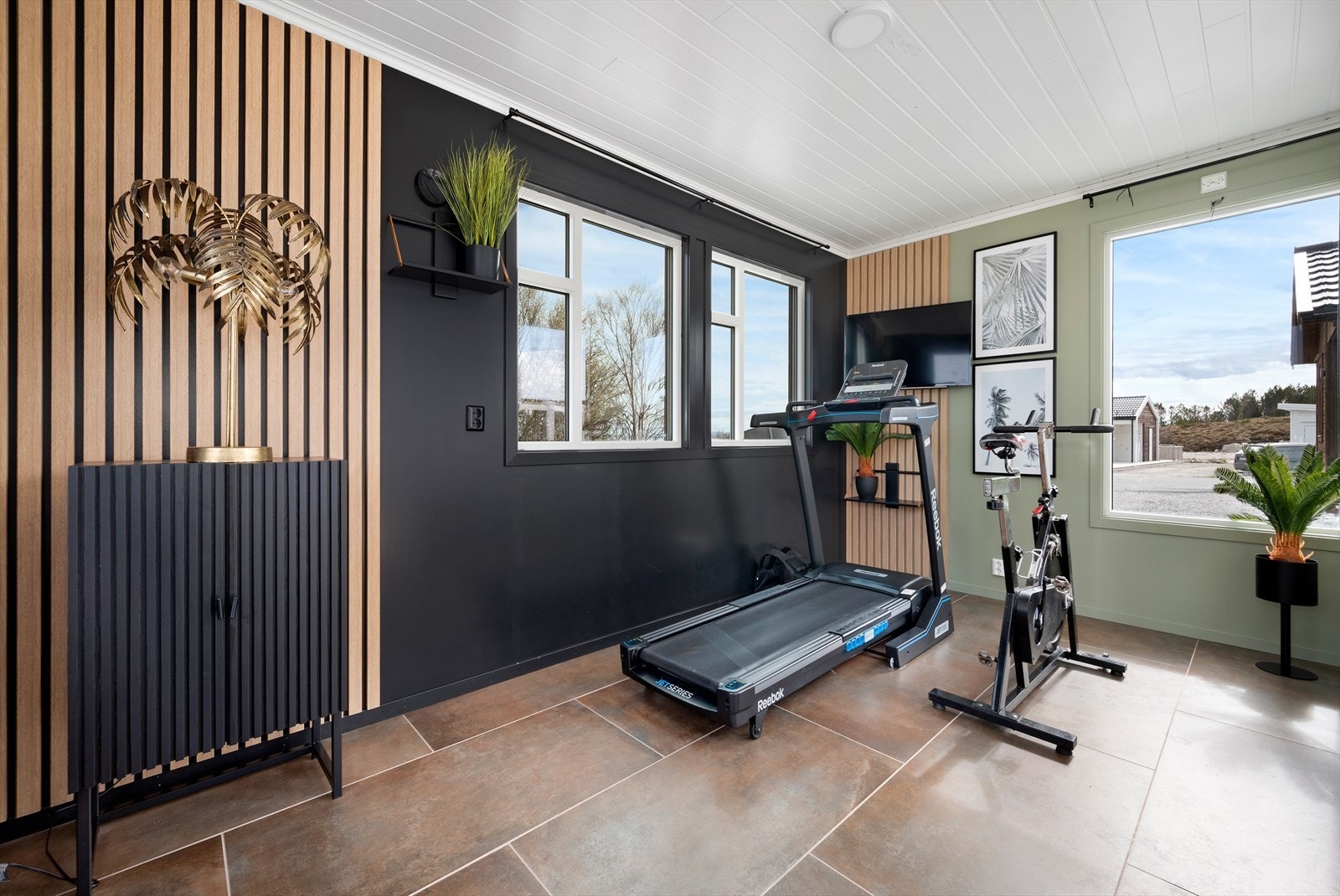 Eget rom som i dag brukes til treningssrom. Galleribilde