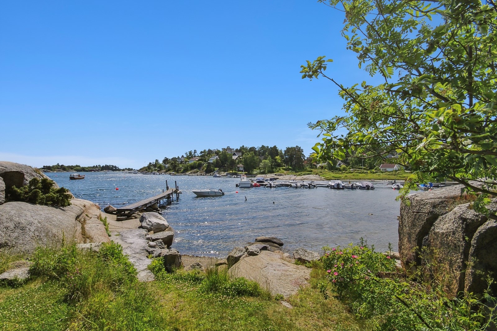 Det er flere flotte bademuligheter i nærområdet. Galleribilde