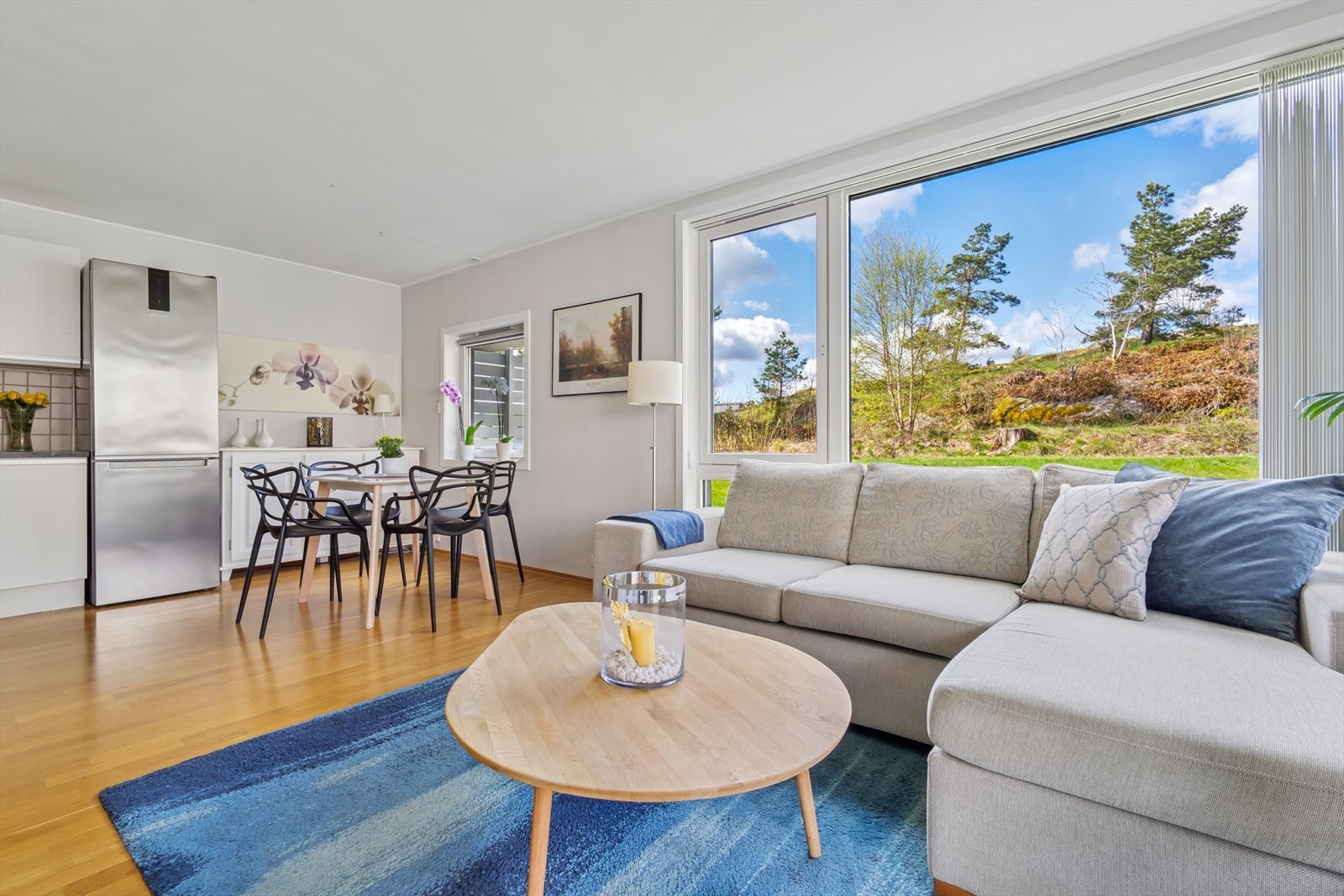 Enkel stue å innrede. Galleribilde