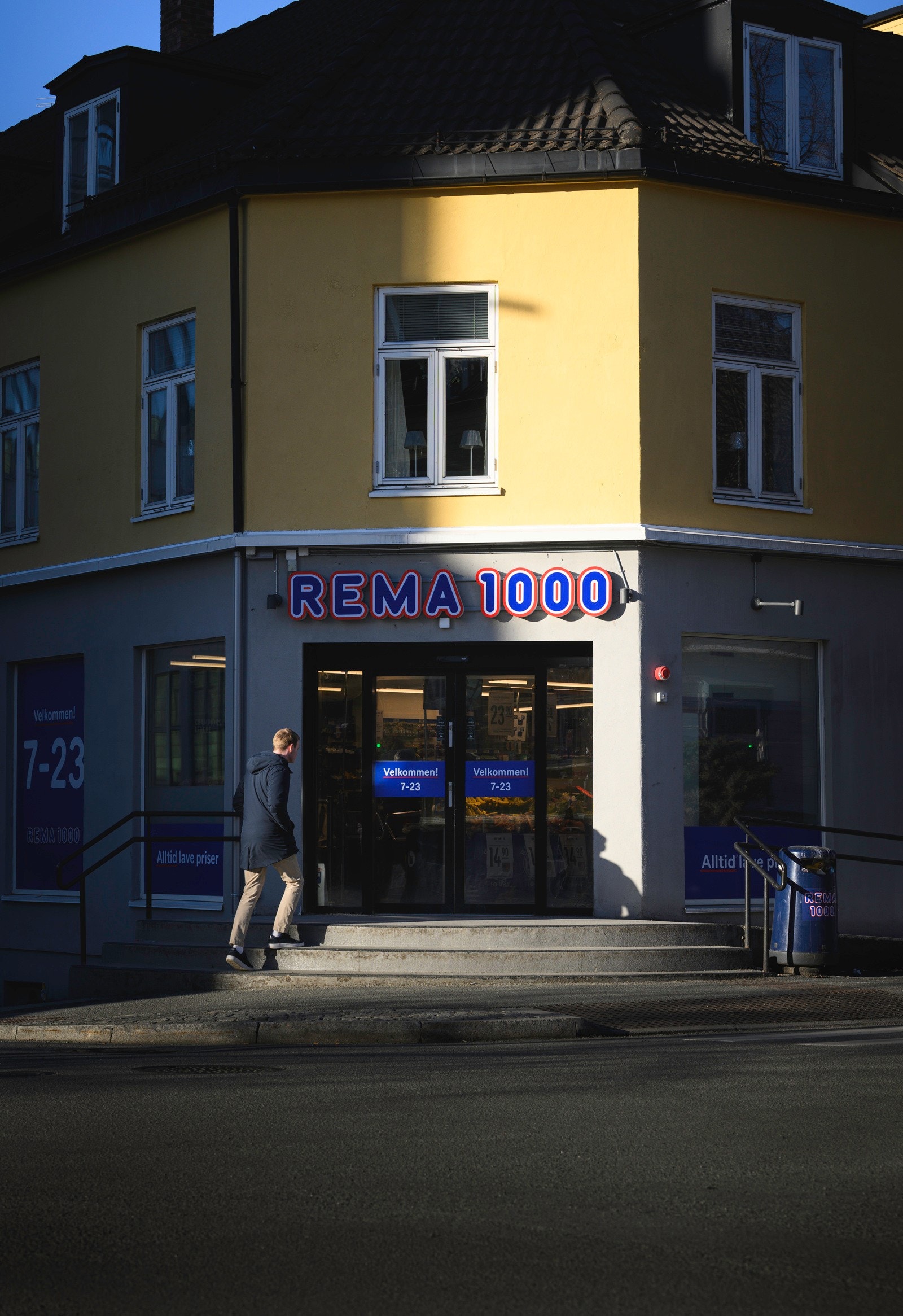 Rema 1000 Kirkegata og Rema 1000 Solsiden ligger like i nærheten av leiligheten. Galleribilde