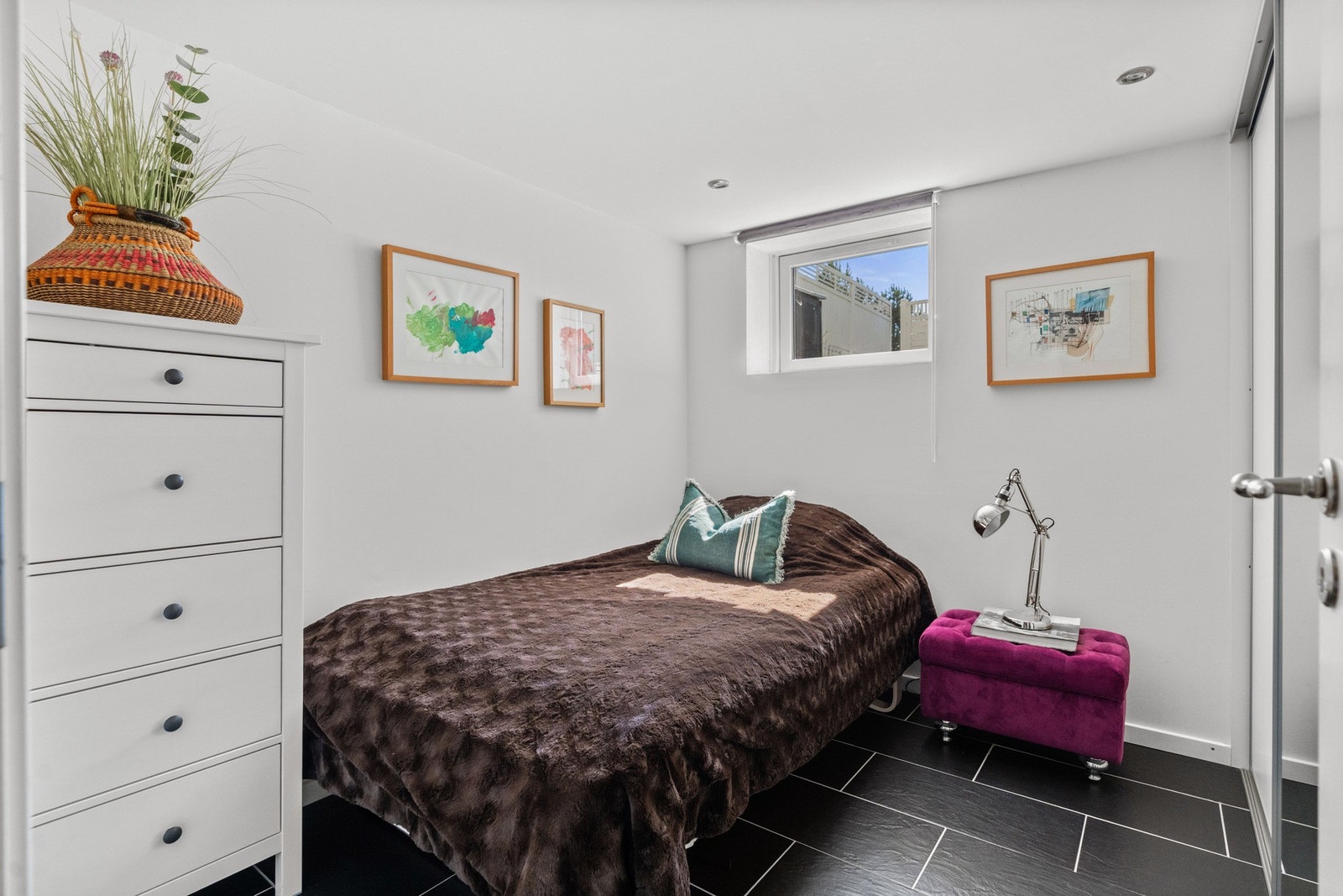 Soverom 2 er av god størrelse og passer ypperlig som et barnerom. Galleribilde