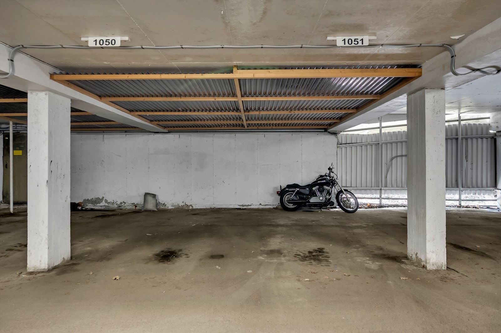Ved salg medfølger det garasjeplass i lukket anlegg under blokken. Galleribilde