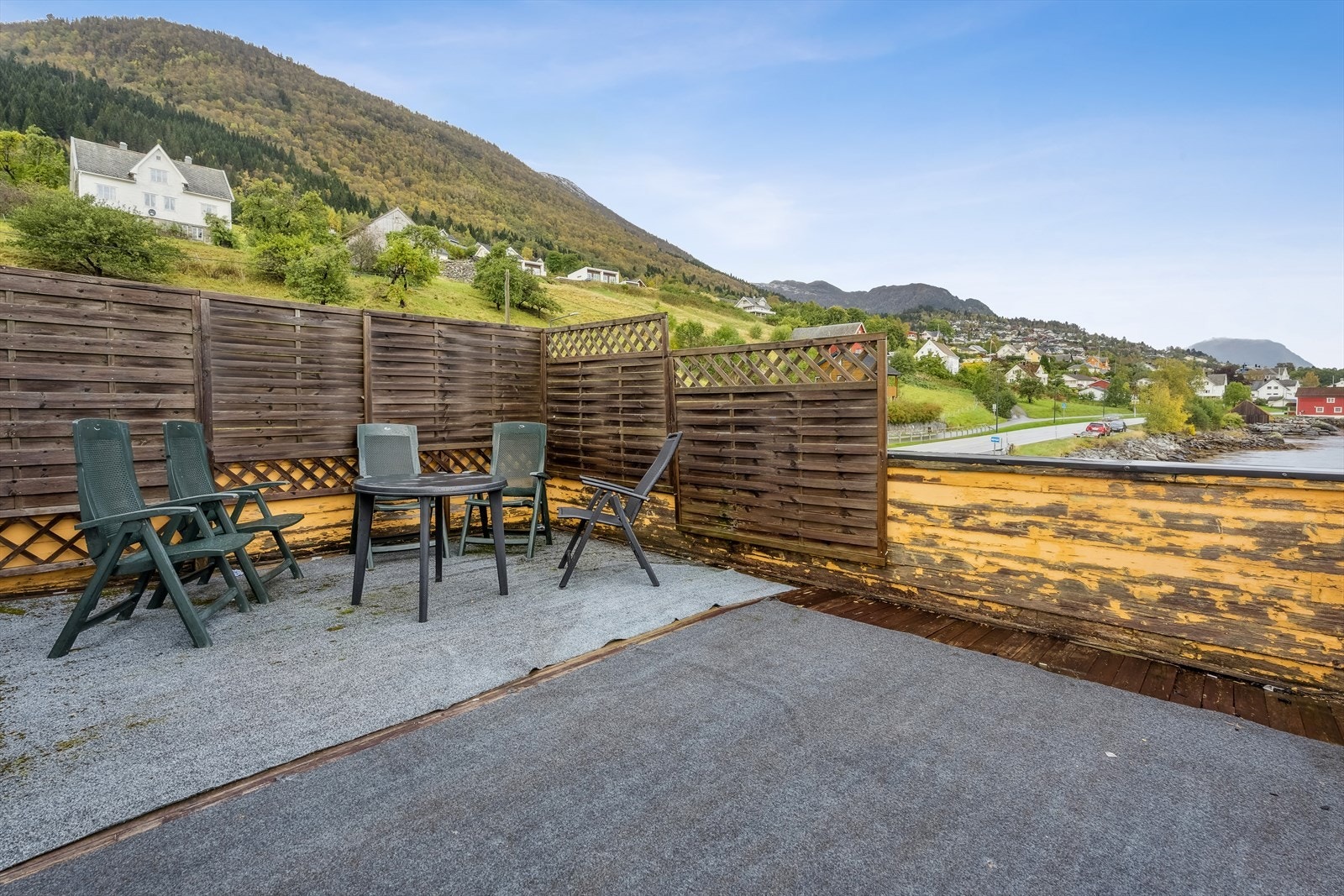 Terrasse i tilknytning til hovuddel i 1.etasje Galleribilde