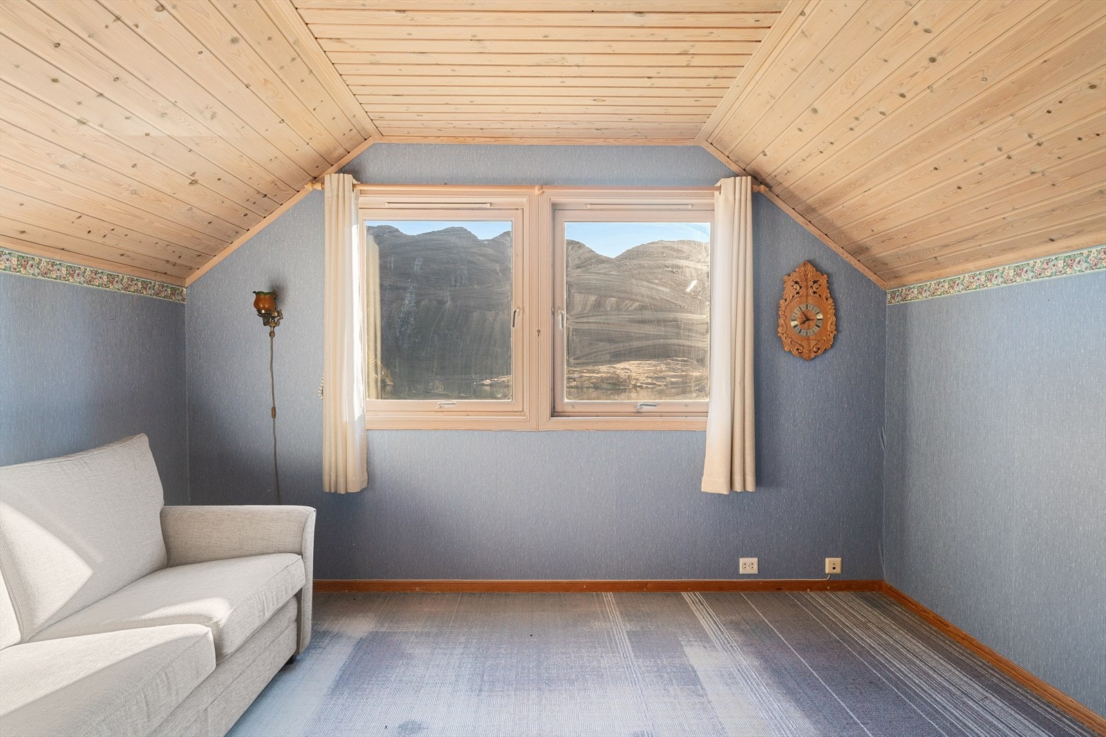 Loftstue - På tegninger fra kommunen er det tegnet inn vegg og ett fjerde soverom Galleribilde