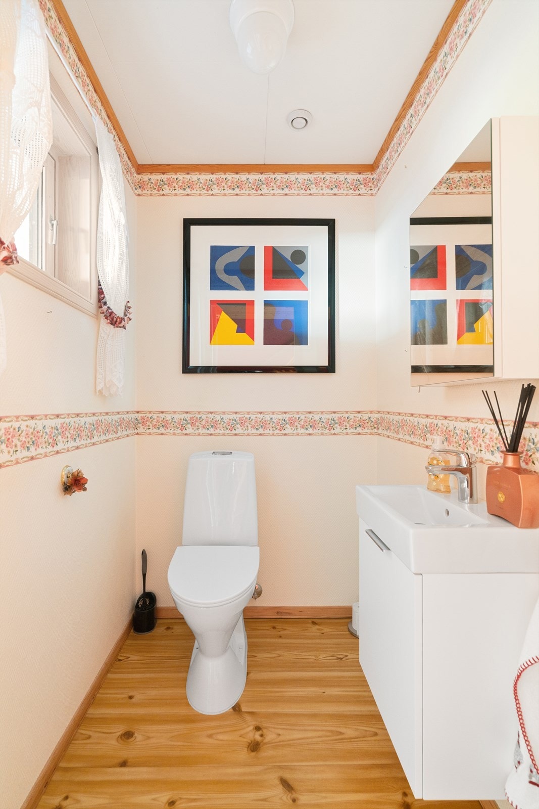 Gjestetoalett 1. etasje Galleribilde