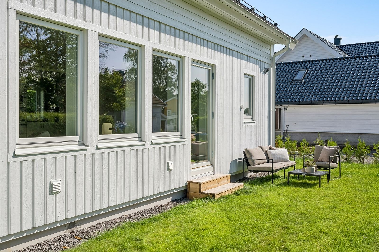 Pent opparbeidet hage med usjenert beliggenhet. Galleribilde