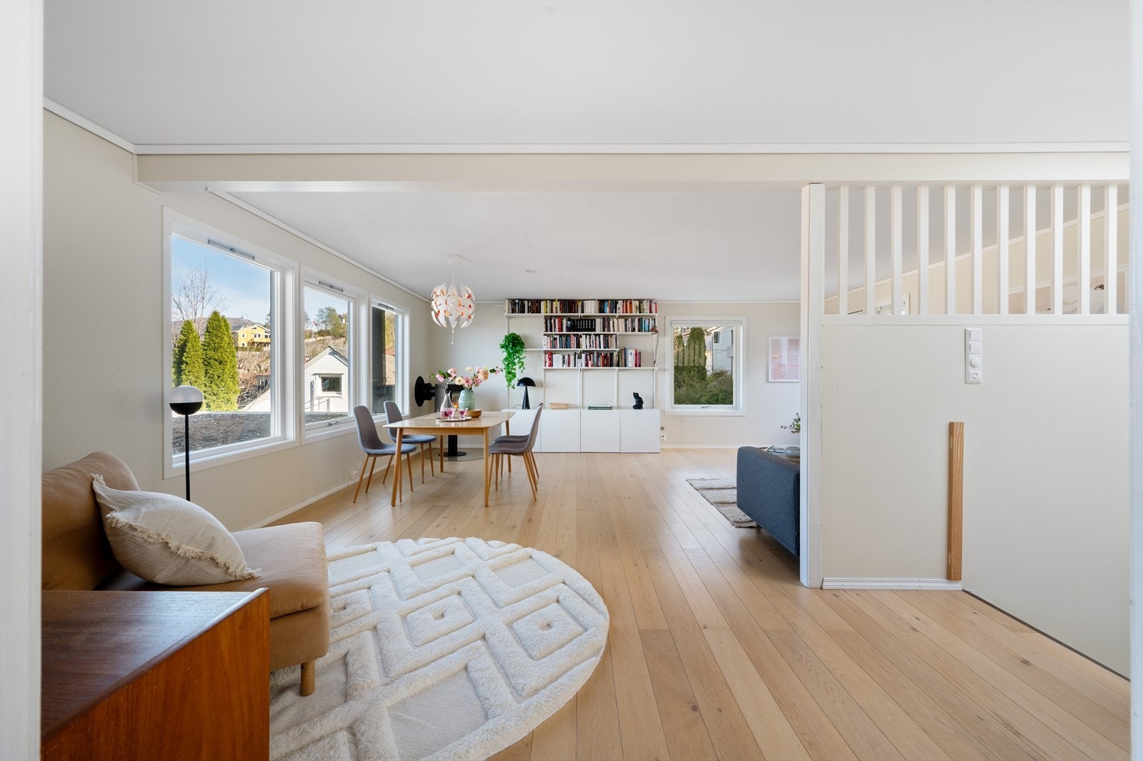 - Hovedetasjen inneholder stue og kjøkken - Galleribilde