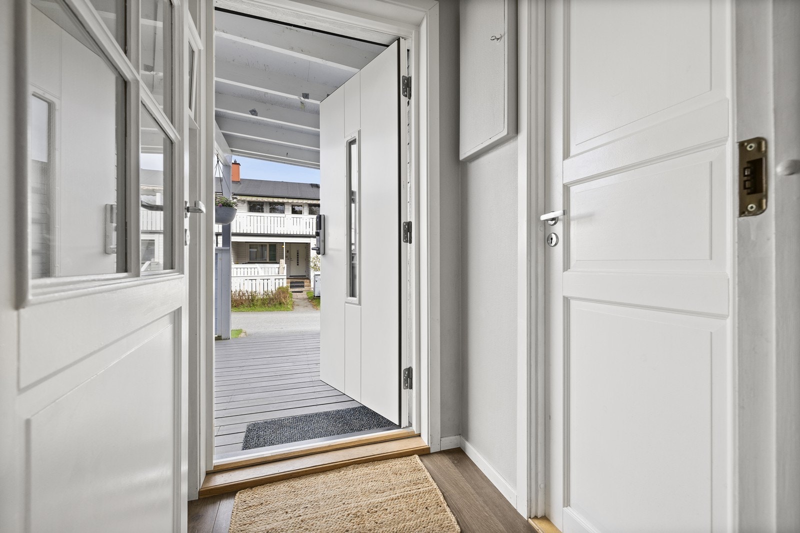 Inngangsparti. Galleribilde