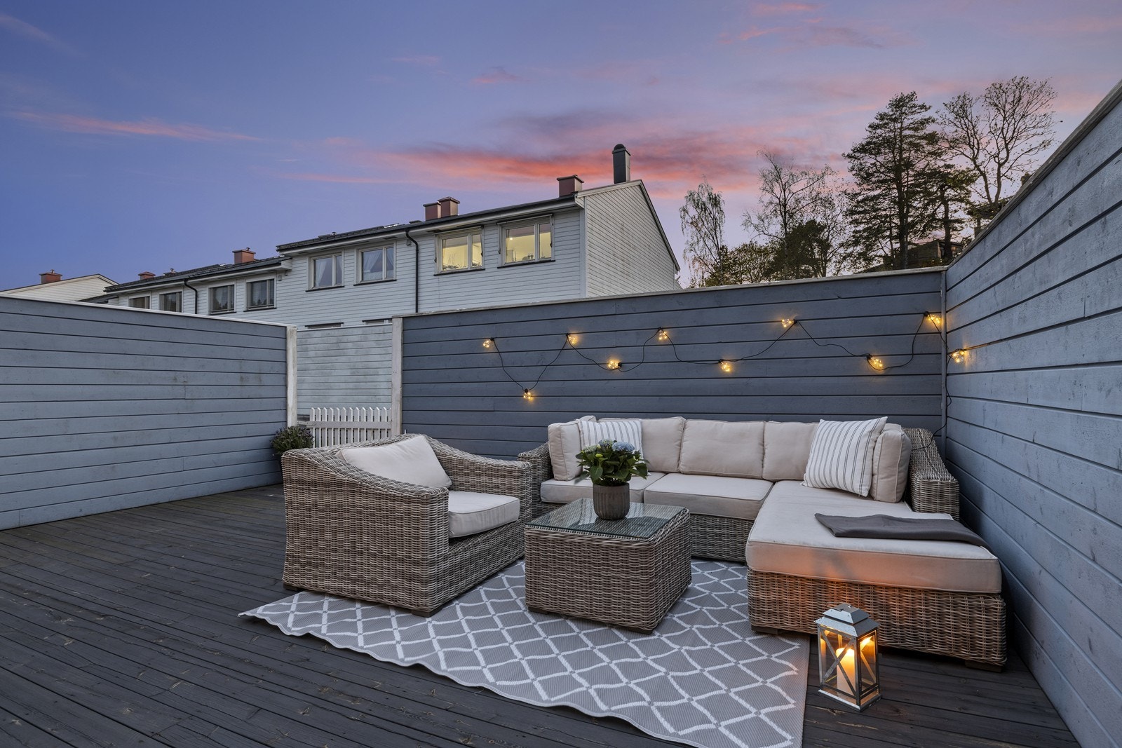 Dette er et attraktivt rekkehus over tre plan, presentert av Frode Bjørnevik i EiendomsMegler 1. Galleribilde