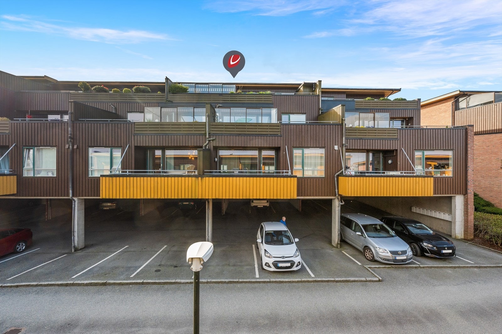 Med sin beliggenhet i 3. etasje kan du nyte en flott utsikt uten at noen sitter og ser rett på deg. Galleribilde