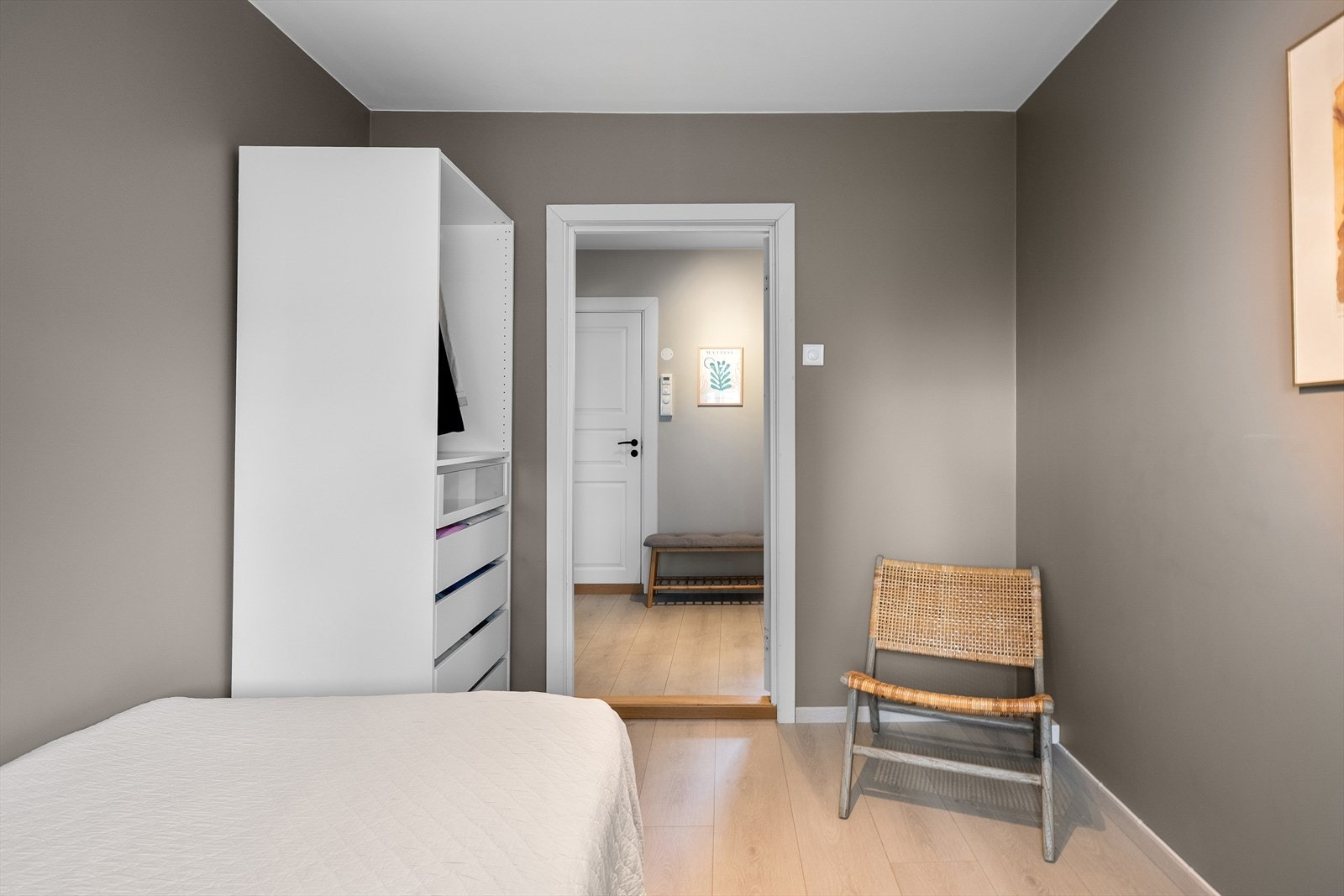 Soverom 2 kan møbleres etter eget ønske - kontor, barnerom, hobbyrom eller gjesterom. Her er mulighetene mange! Galleribilde