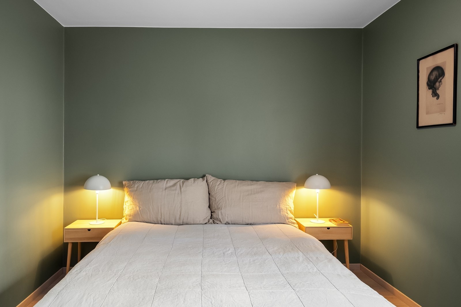 Rommet er i dag malt i lune farger som gir øynene en behagelig hvile og bidrar til avkobling. Galleribilde