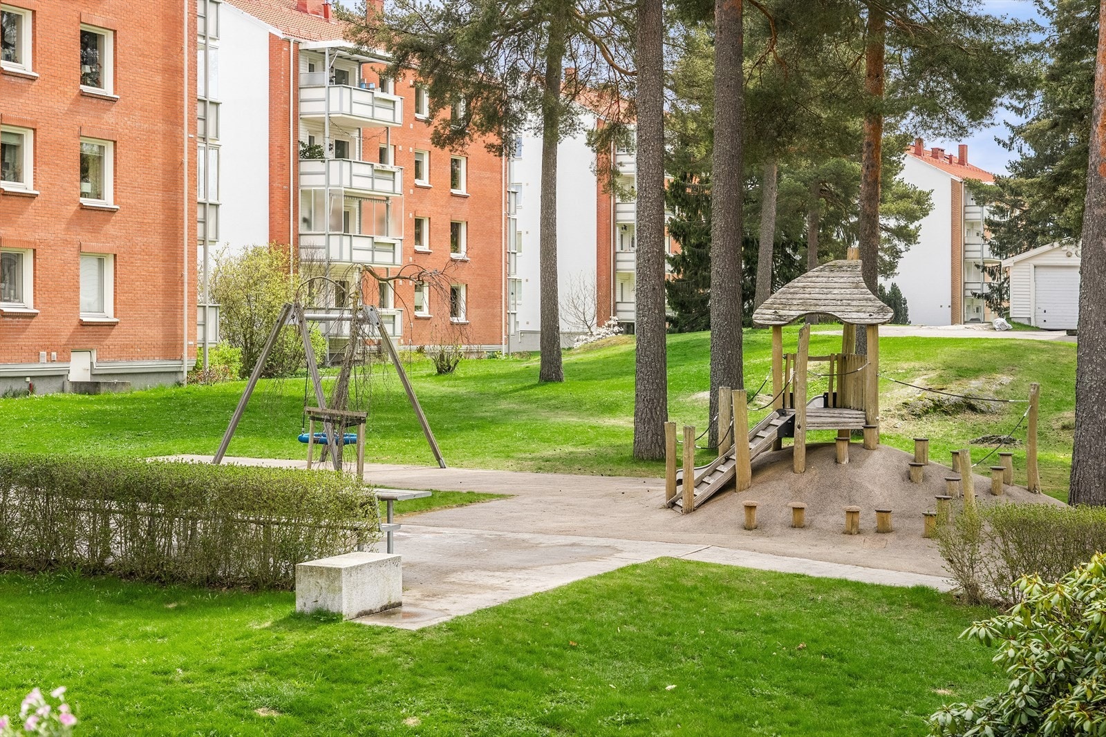 Bergkrystallen borettslag er trygt og familievennlig - perfekt for barn og for deg som ønsker et hyggelig miljø. Galleribilde