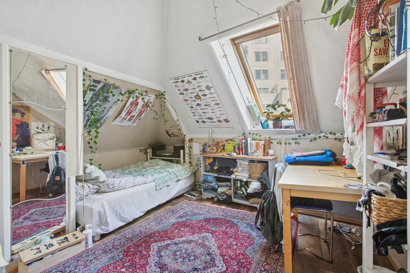 Fra loft. Det finnes ikke dokumentasjon hos kommunen på innredet loft. Galleribilde