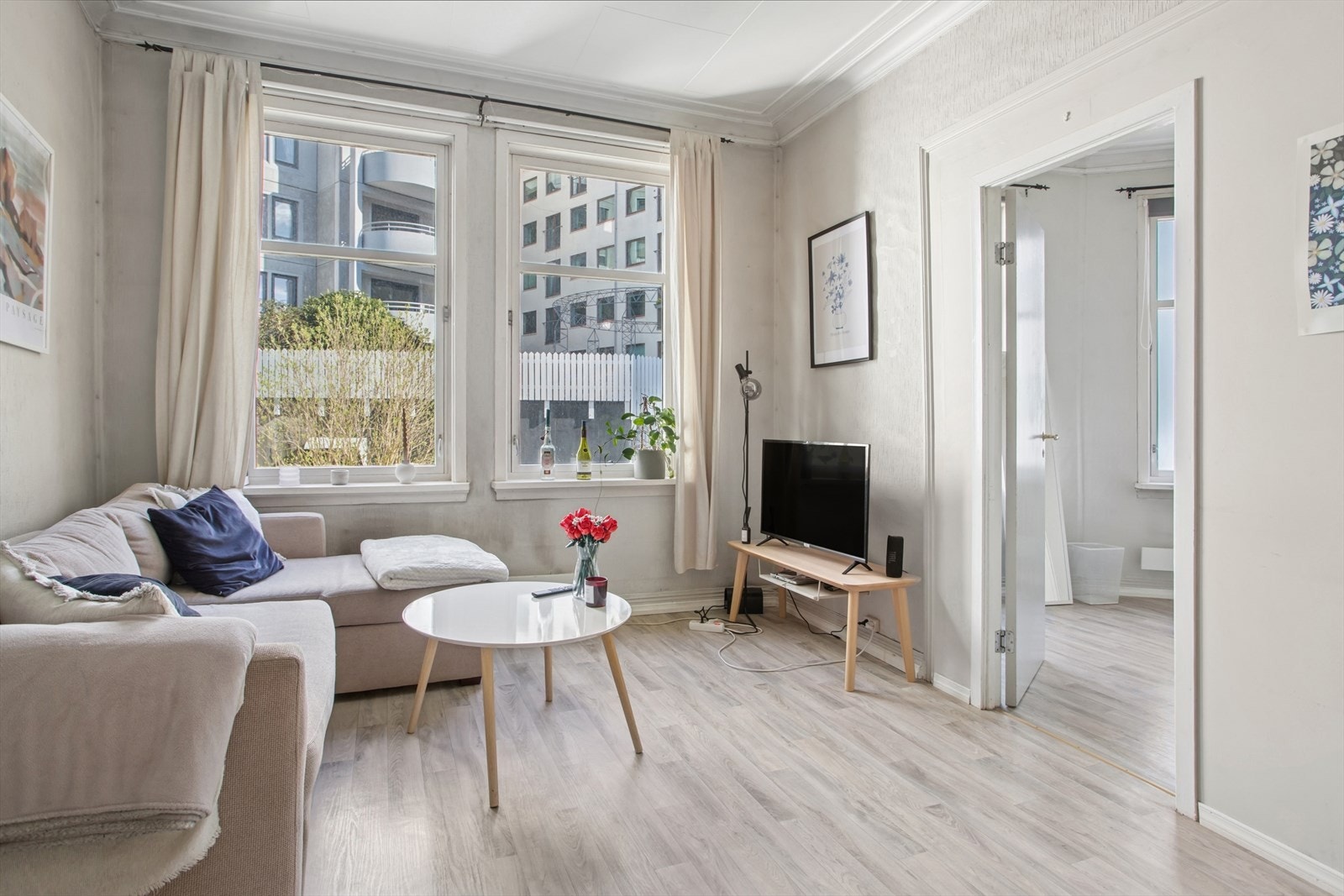 En av stuene. Galleribilde