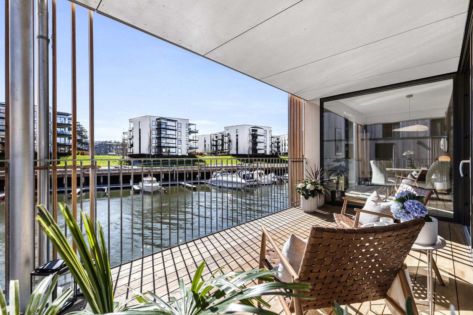 EiendomsMegler 1 v/Frank Robert Bae har gleden av å presentere en unik bryggeleilighet med fantastisk beliggenhet på Fullriggerøya. Galleribilde