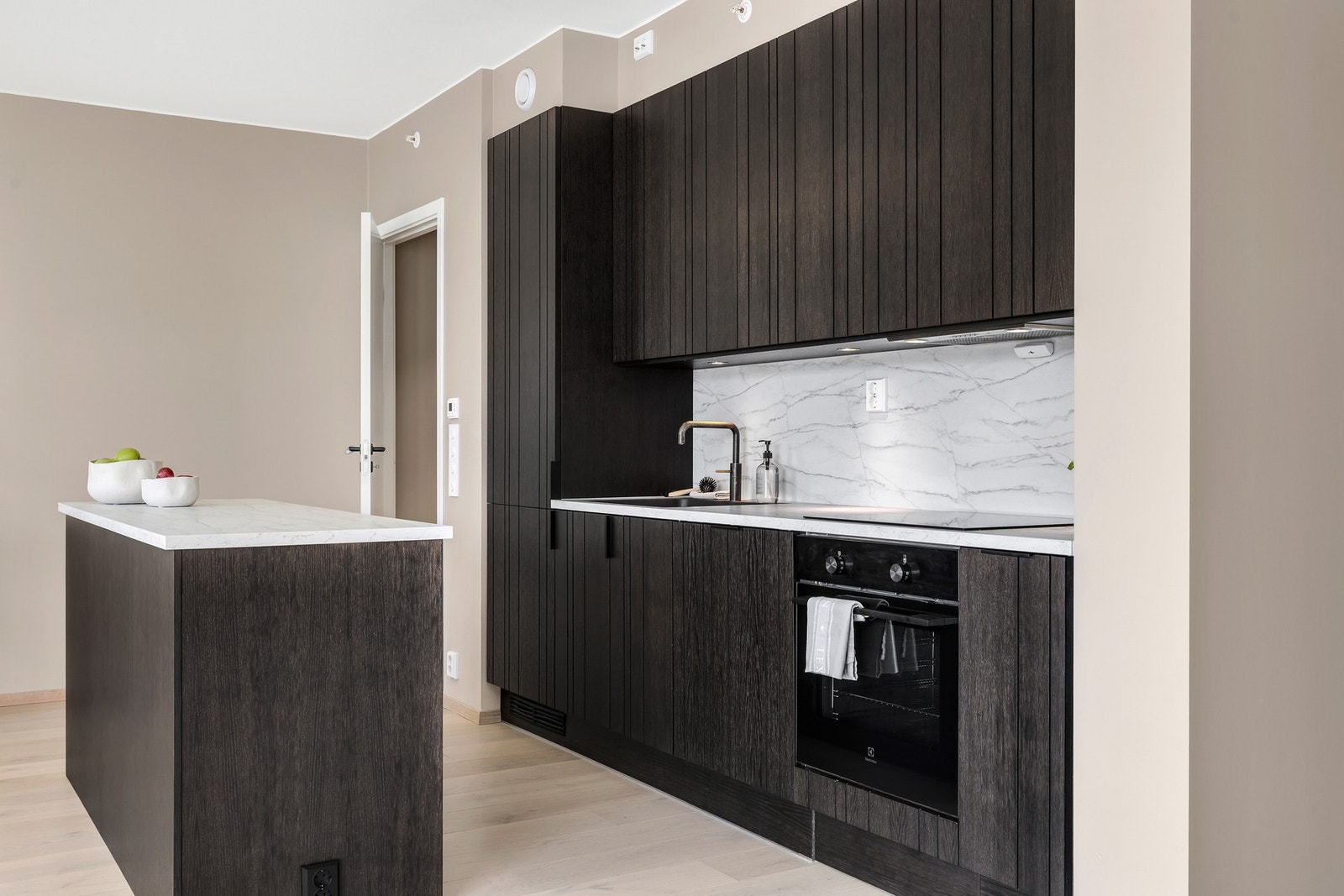 Også benkeplate og vask er oppgradert fra prosjektert standard. Galleribilde