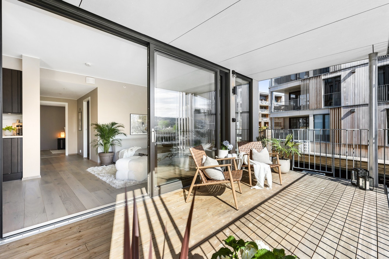 God plass til utemøblement på den 12 kvm store terrassen. Galleribilde