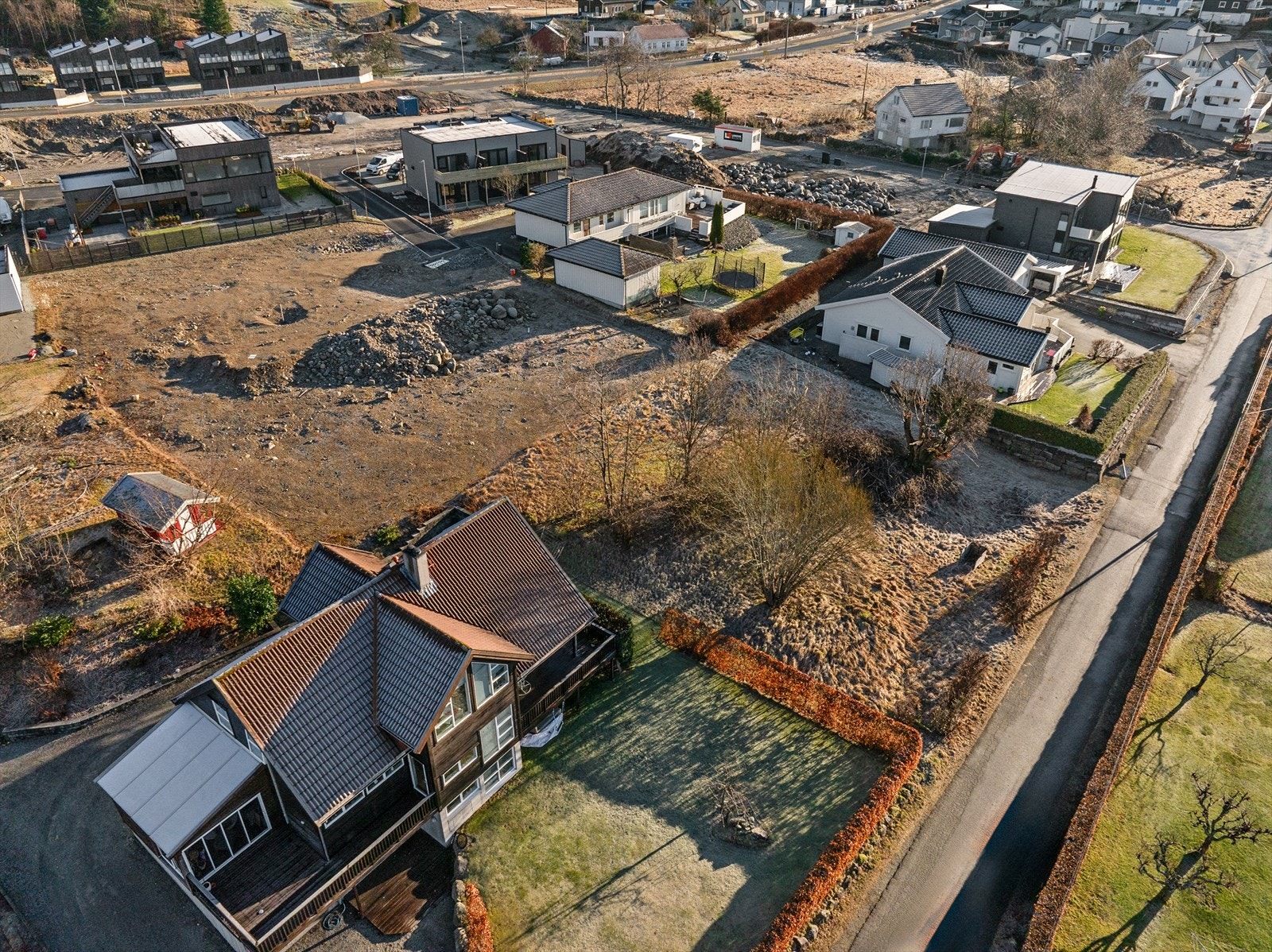 Tunglandsmarka ligger også like ved Jørpeland sentrum med få minutters gange Galleribilde