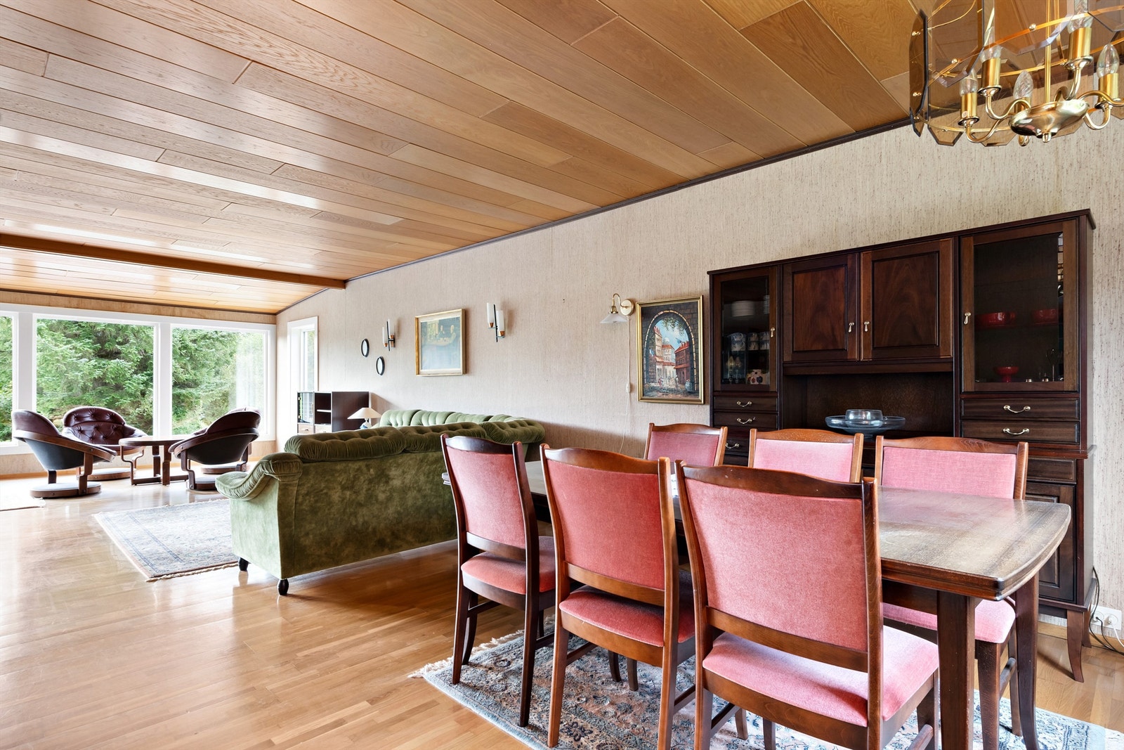 Spisestue/stue Galleribilde