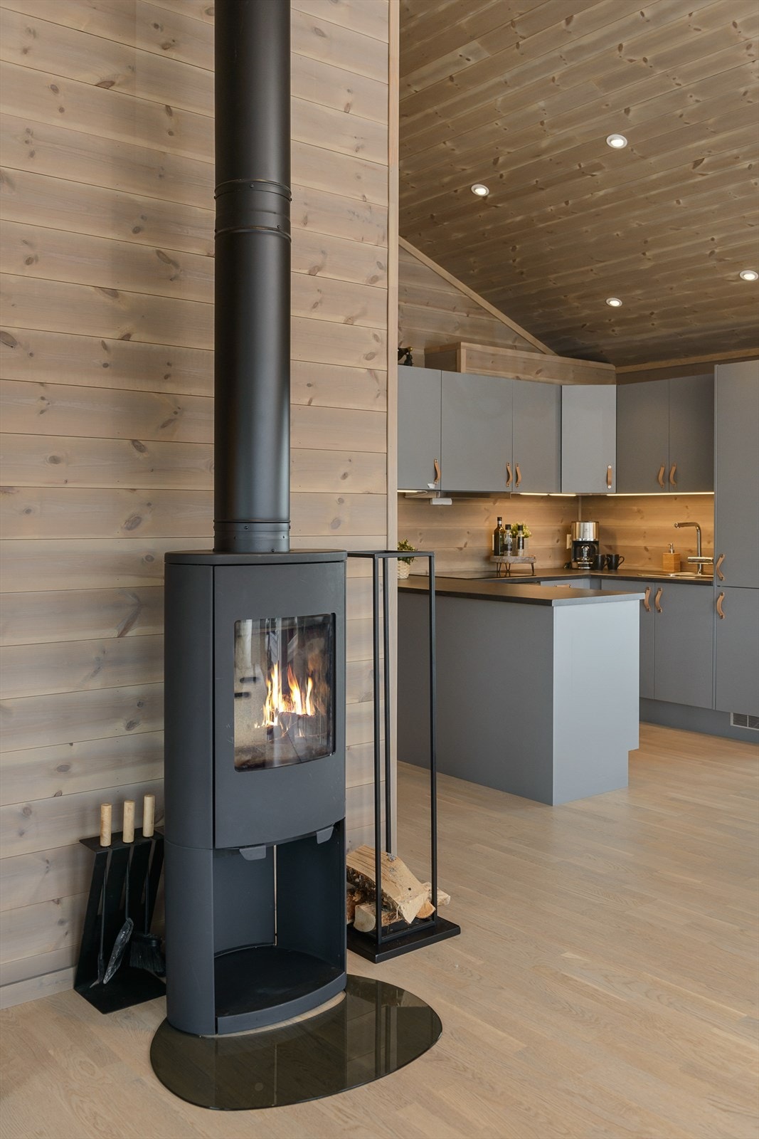 En koselig peisovn sørger for ekstra varme og hygge på kjølige høst- og vinterdager. Galleribilde