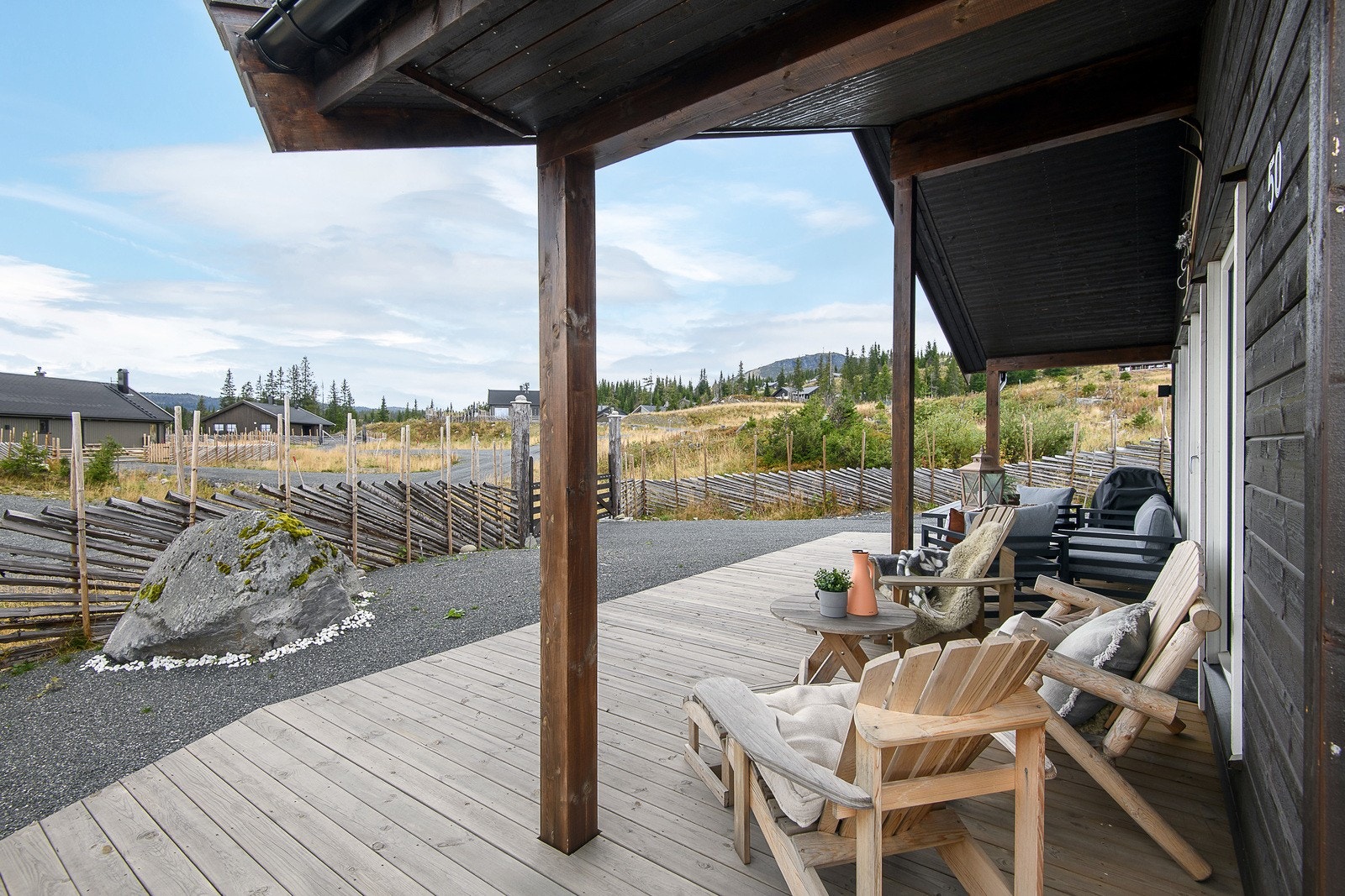 Parkering på egen gårdsplass. Galleribilde