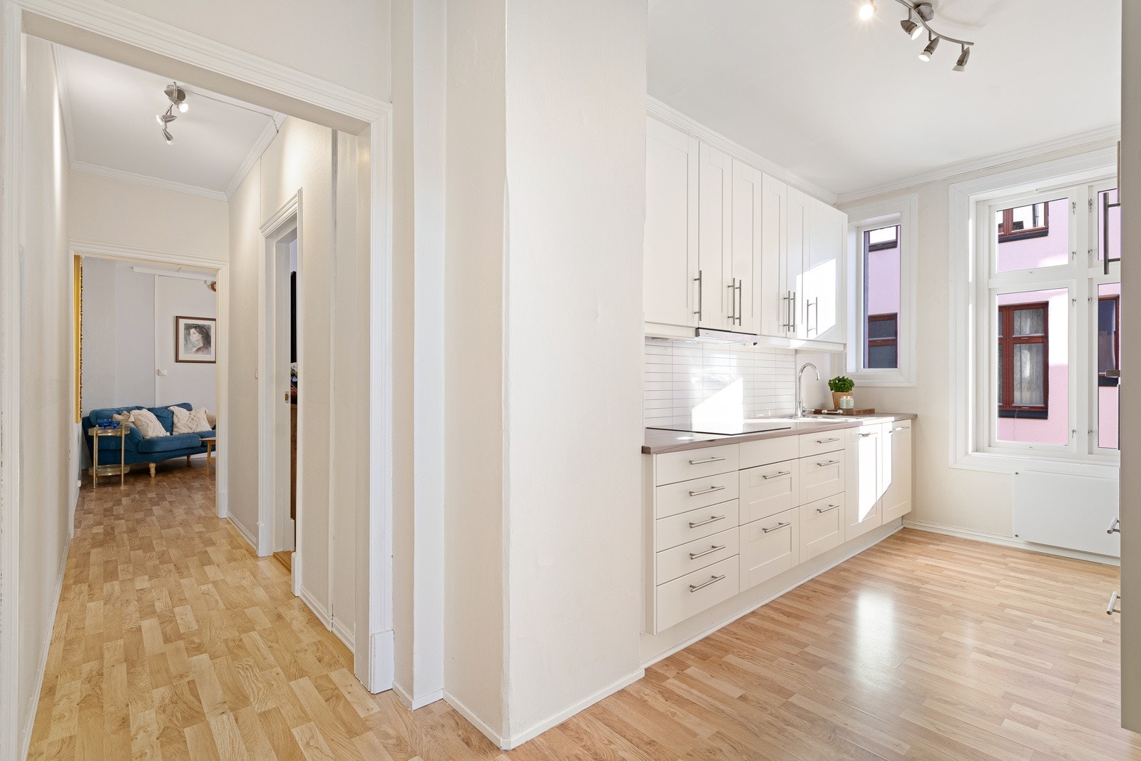 Gang med adkomst til kjøkkenet Galleribilde