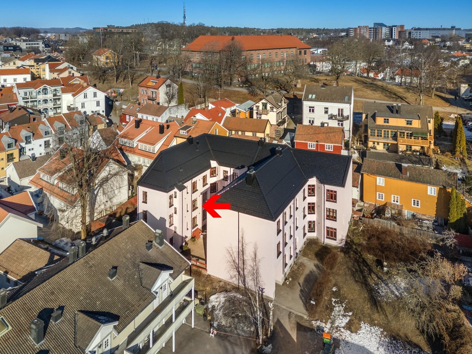 Leiligheten ligger i byggets 2. etg Galleribilde