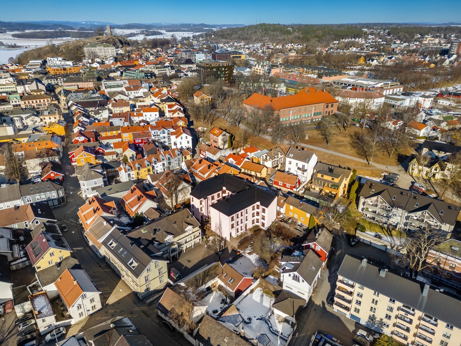 Sentral beliggenhet, men likevel tilbaketrukket og rolig Galleribilde