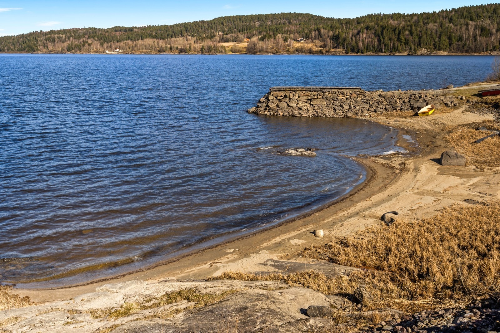 I nærheten finne du også badestrand- perfekt for hele familien gjennom sommerhalvåret. Galleribilde