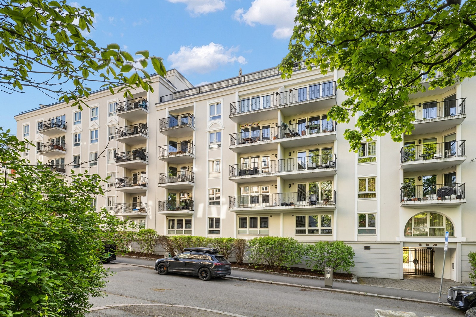 Pen og representabel fasade. Galleribilde