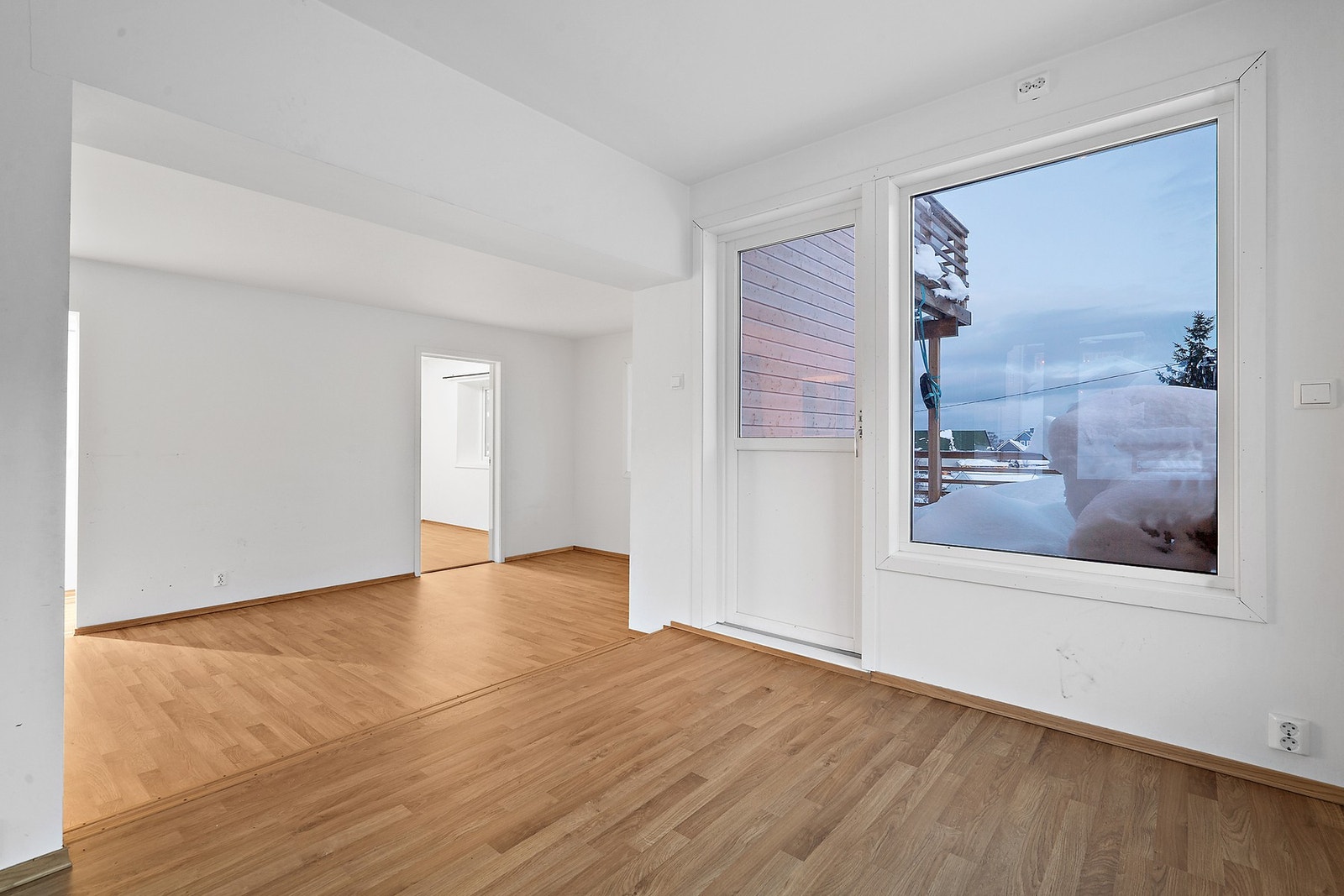 Romslig stue over 2 plan Galleribilde