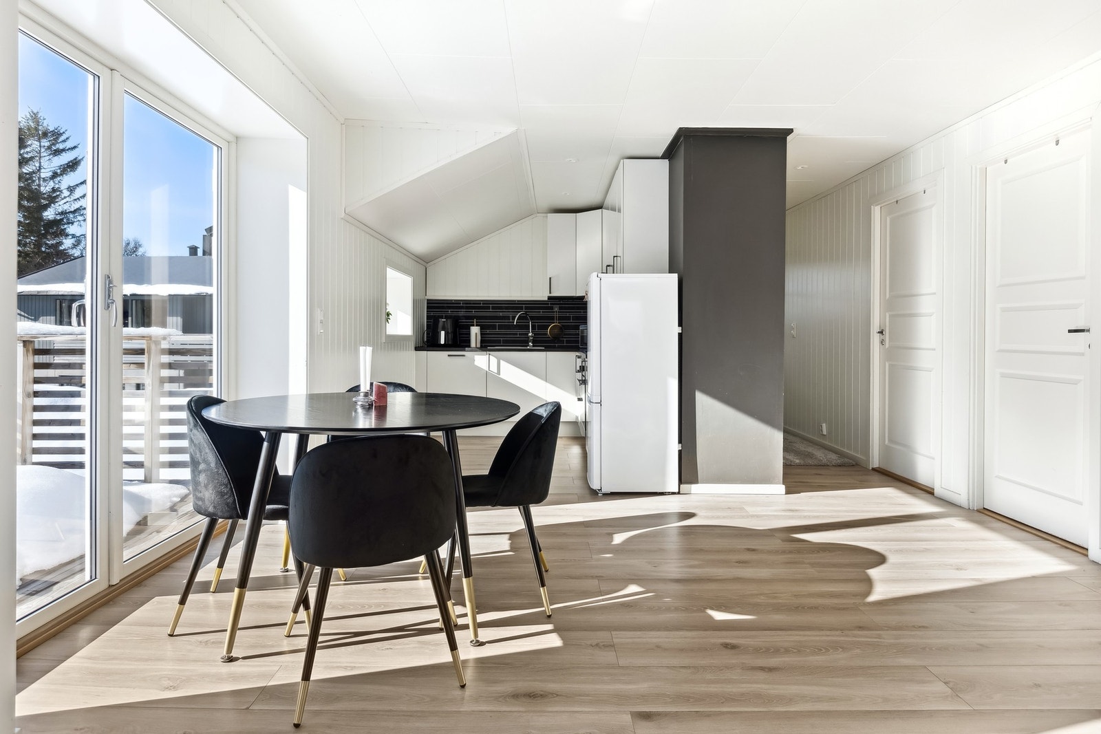 God plass til spisebord Galleribilde