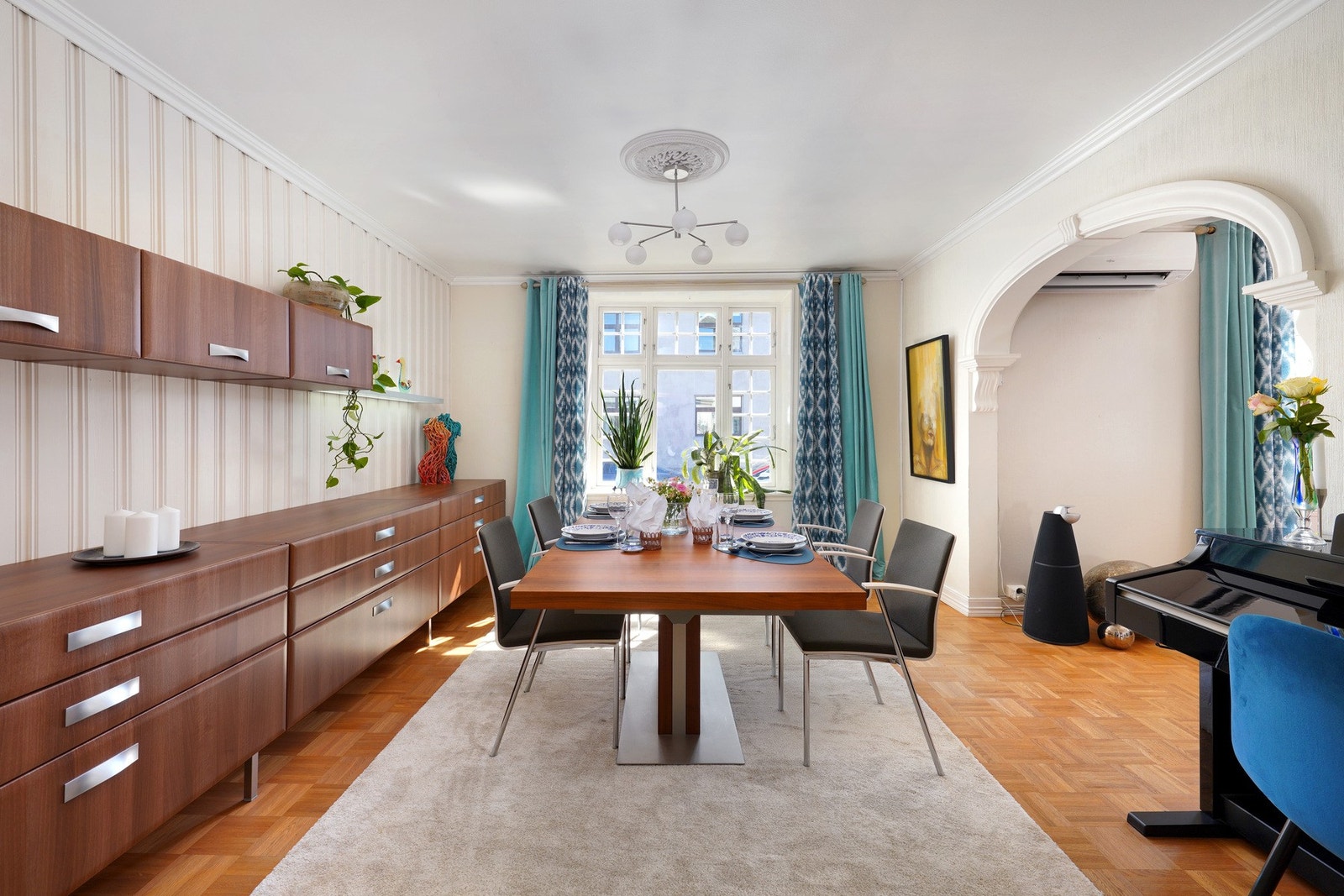 Spisestue. Galleribilde