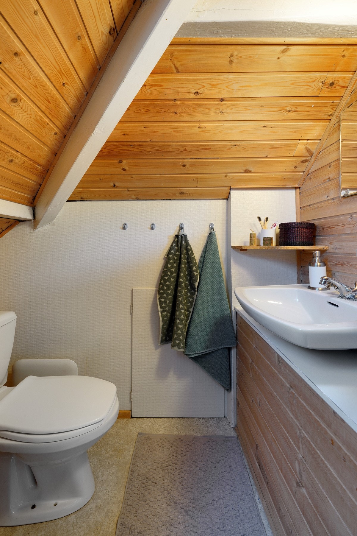 Toalett på loftet. Galleribilde