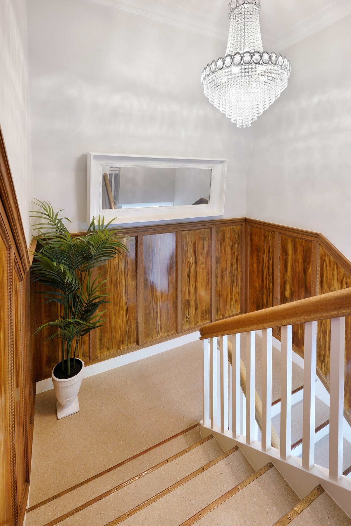 Vi tar trappen opp til andre etasje. Galleribilde