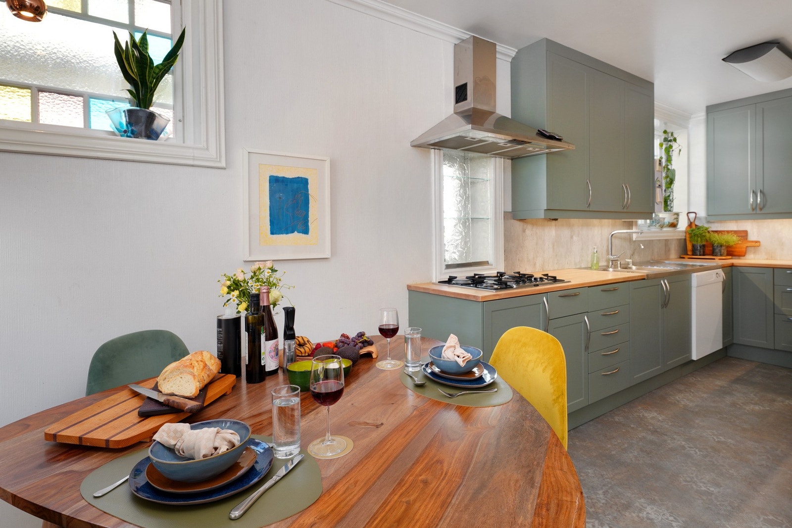 Plass til et mindre spisebord her i tillegg til sittegruppe. Galleribilde