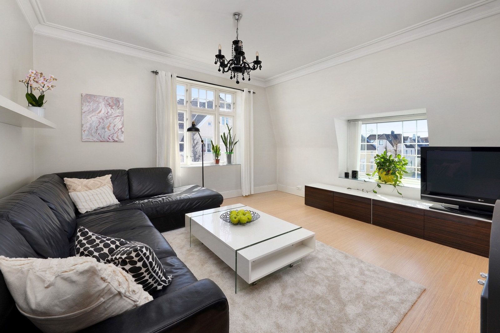 Lysmalt og fin med god takhøyde. Galleribilde