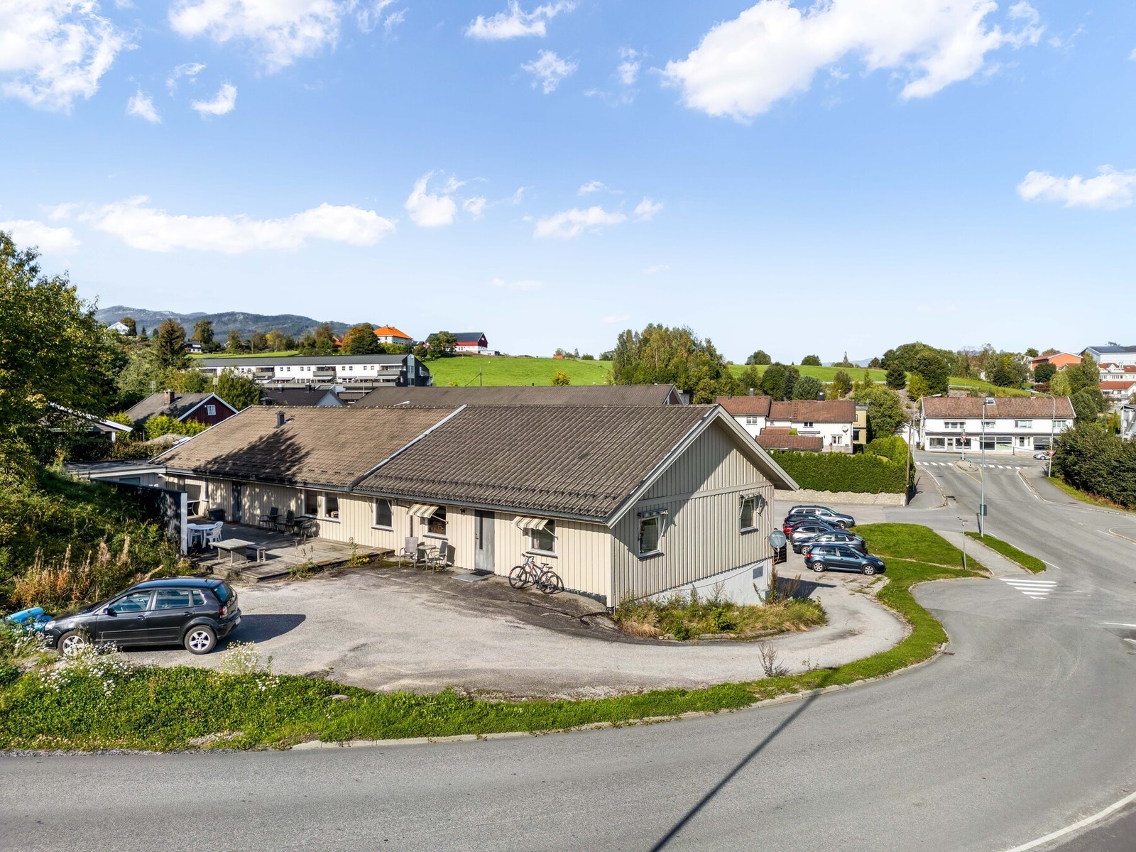 Hyblene ligger i byggets øvre etasje og har inngang fra bakkeplan. Galleribilde