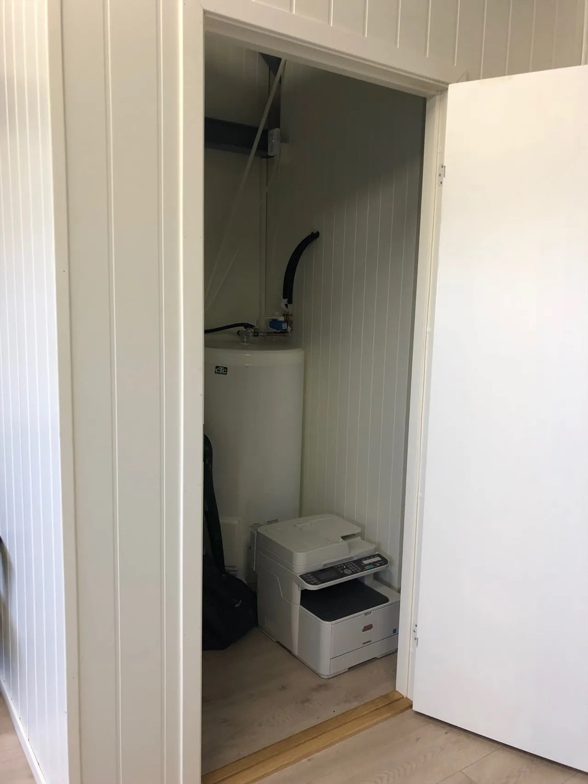 Teknisk rom med v.v.b. Galleribilde