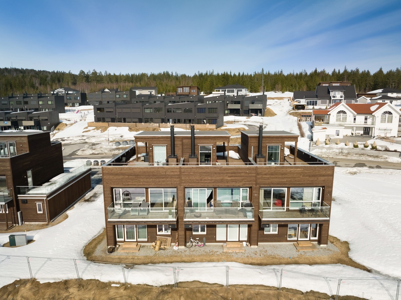 Eksisterende bebyggelse - 3 rekkehus med hybel Galleribilde