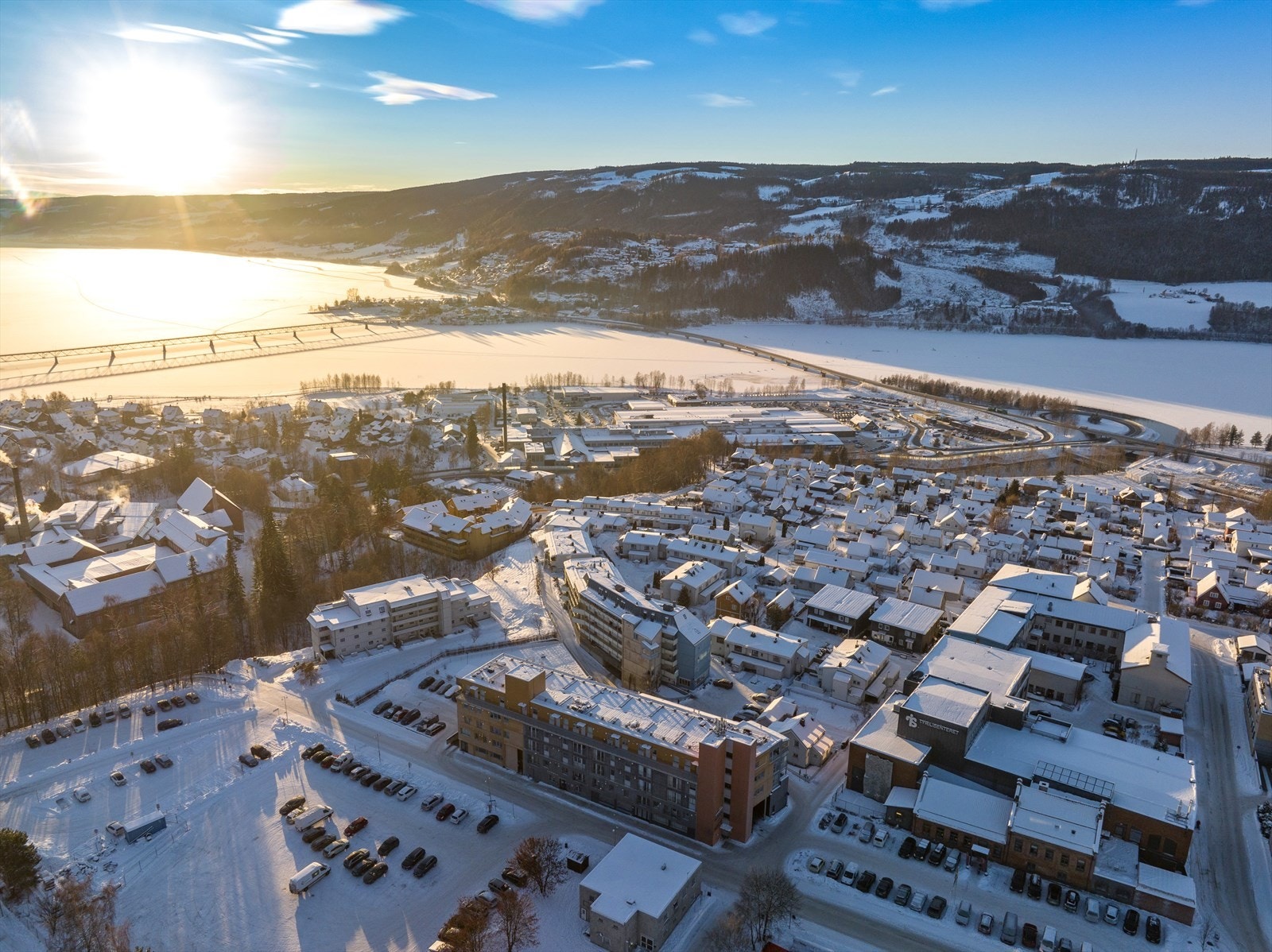 Dronefoto mot vest Galleribilde