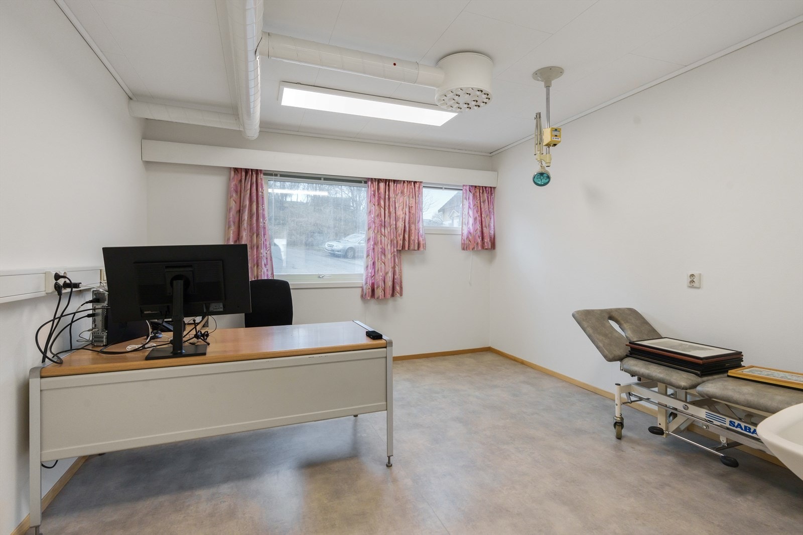 Kontor 2 har også direkte tilgang til eget undersøkelsesrom på ca. 13,5 kvm (ikke avbildet) Galleribilde